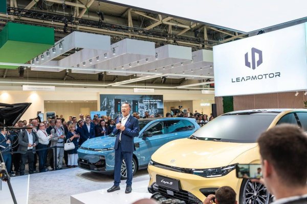 财聚配资 慕尼黑车展：让老外赞叹不已的零跑Lafa5，实力真有这么强？